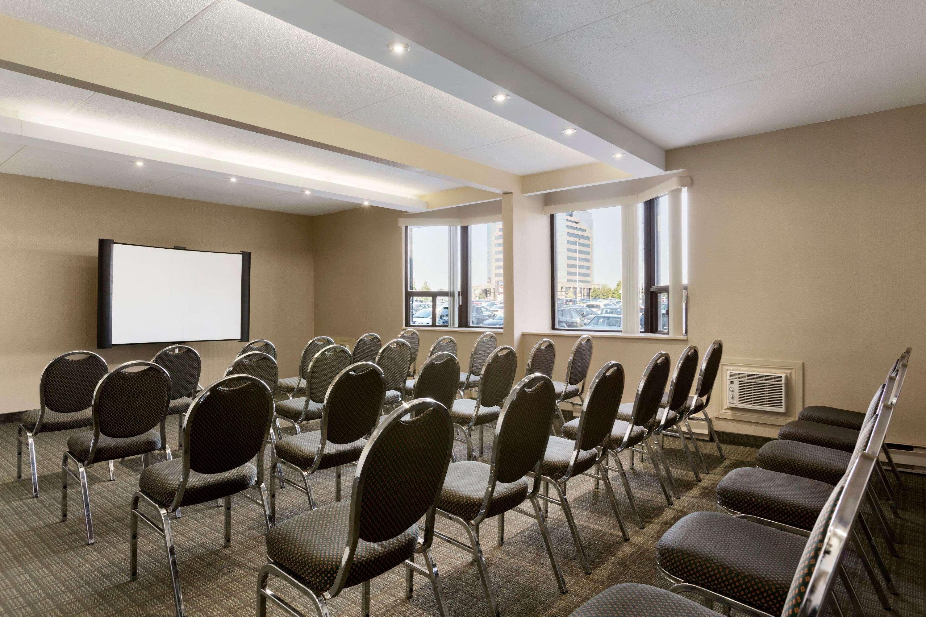 Travelodge By Wyndham Toronto East Bagian luar foto