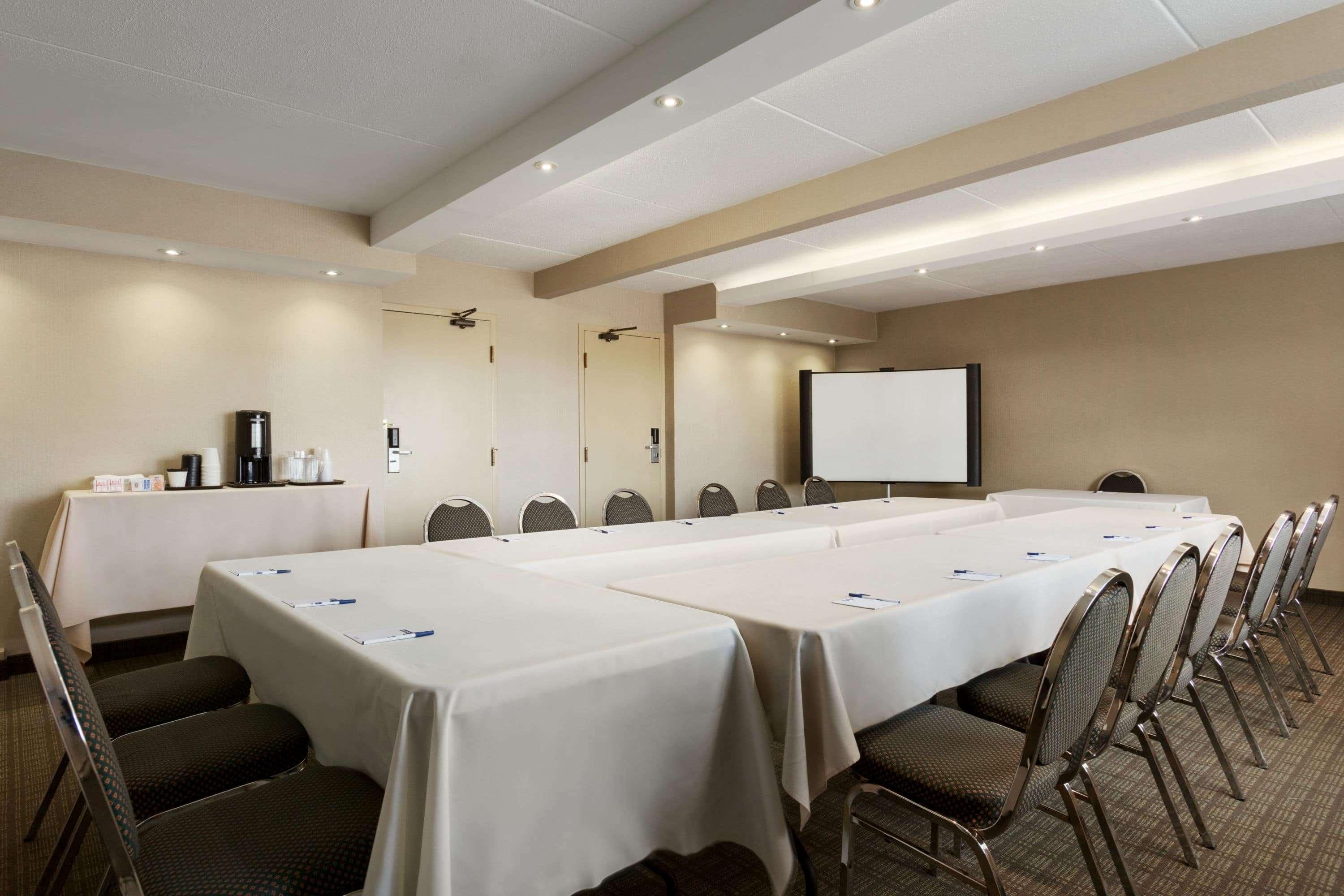Travelodge By Wyndham Toronto East Bagian luar foto