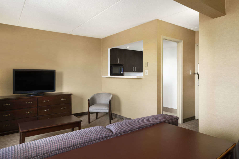 Travelodge By Wyndham Toronto East Bagian luar foto