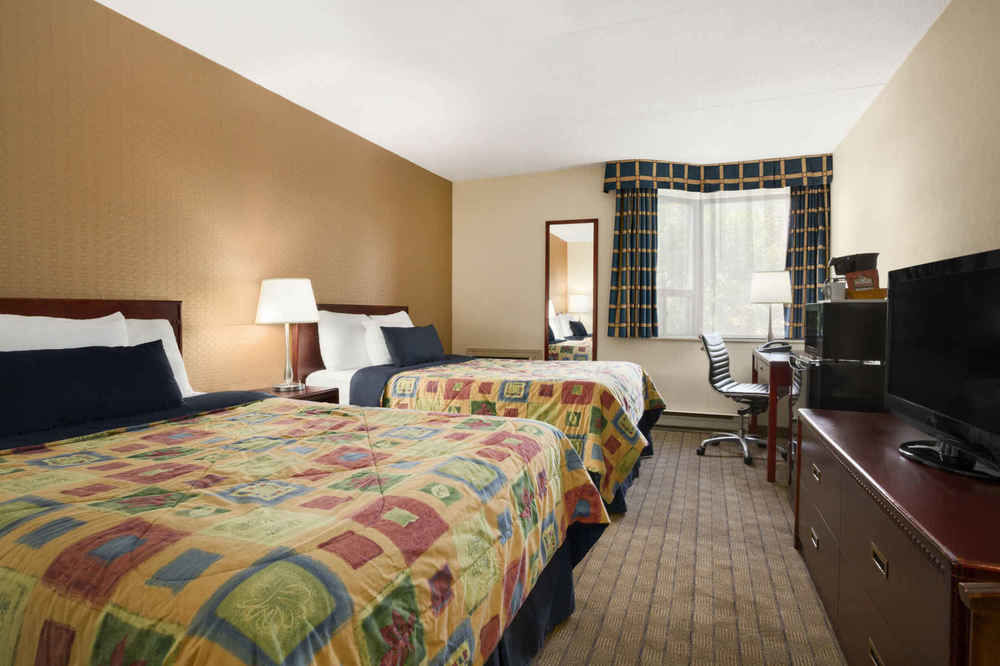 Travelodge By Wyndham Toronto East Bagian luar foto