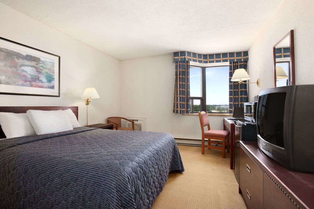 Travelodge By Wyndham Toronto East Bagian luar foto