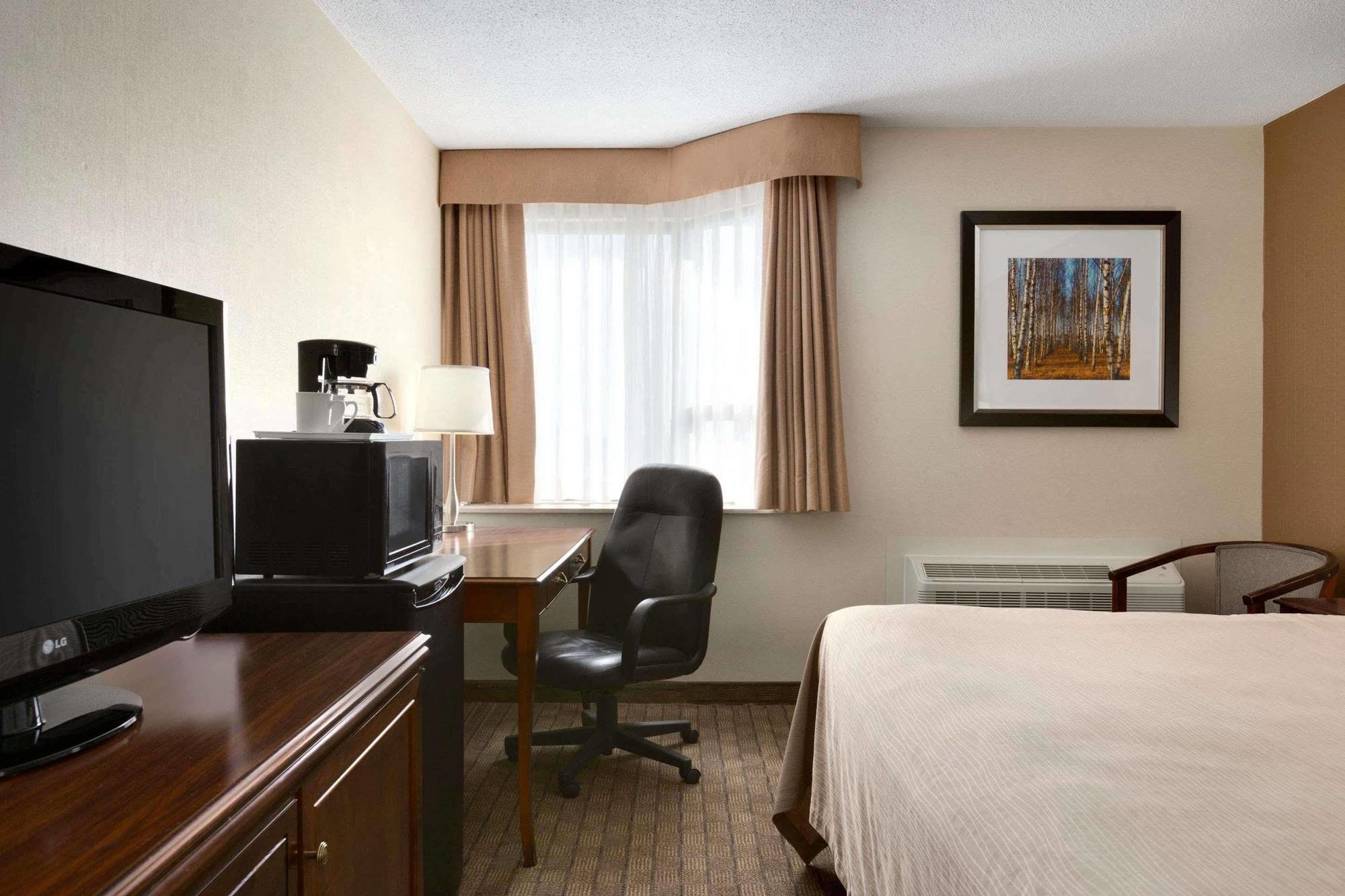 Travelodge By Wyndham Toronto East Bagian luar foto