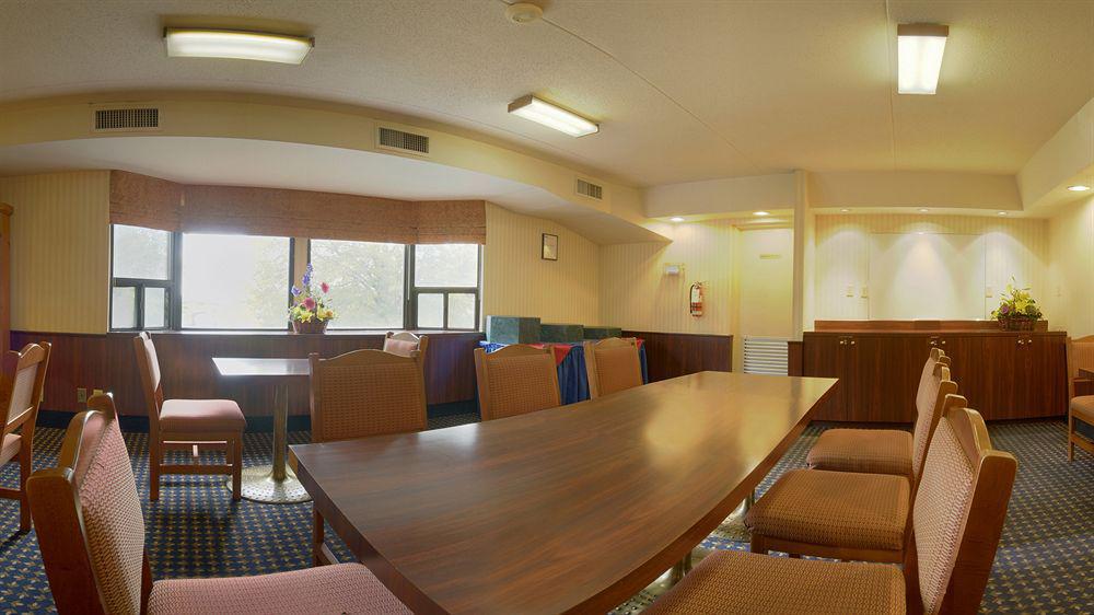 Travelodge By Wyndham Toronto East Bagian luar foto